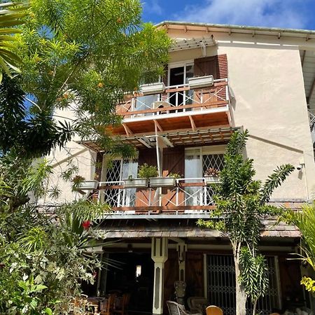Hotel Chez Henri Pointe d'Esny Exterior foto