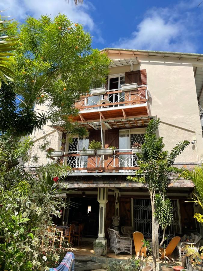 Hotel Chez Henri Pointe d'Esny Exterior foto